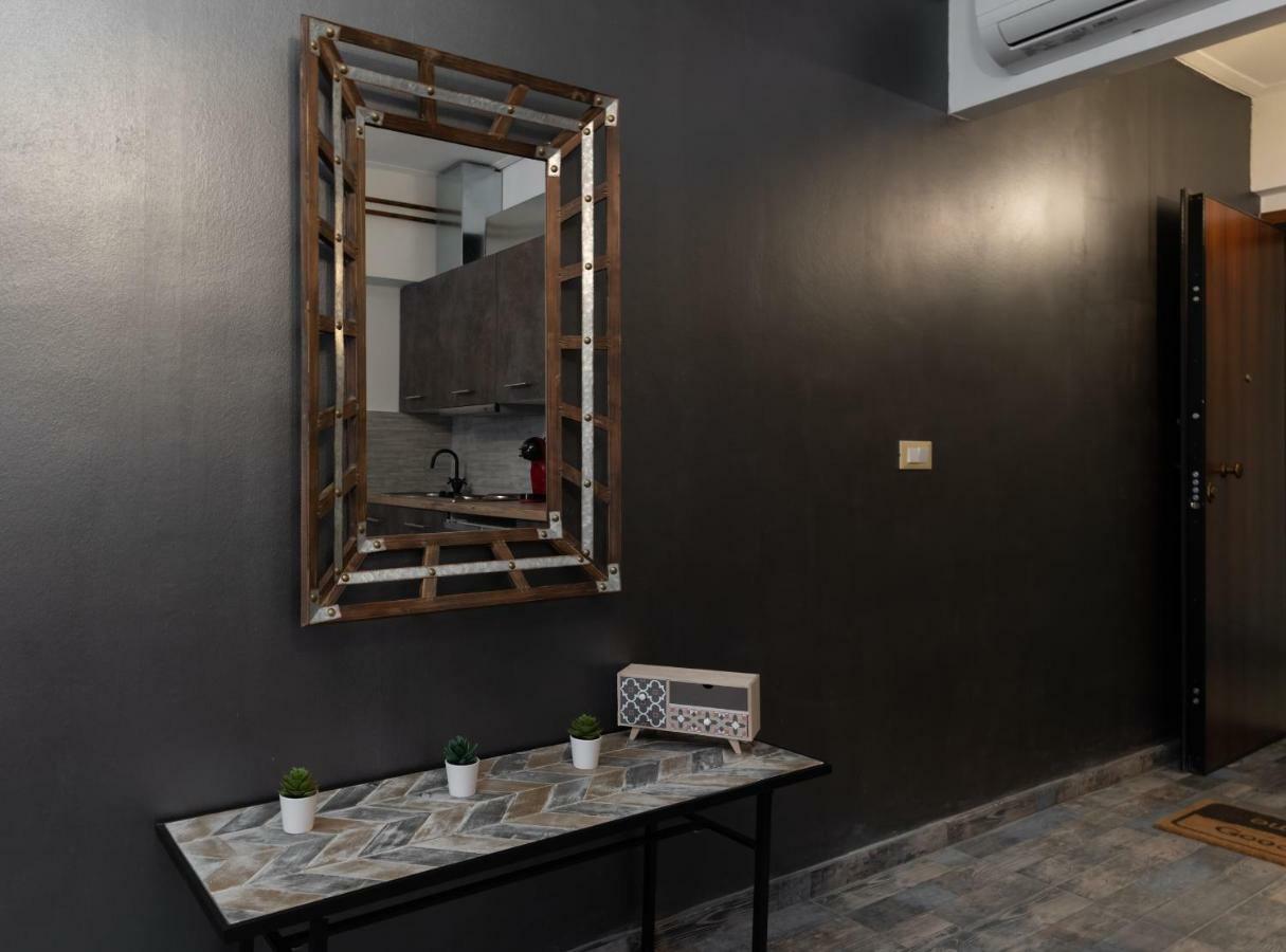 Superb Industrial Style Lodge Heart Of Athens Exterior photo