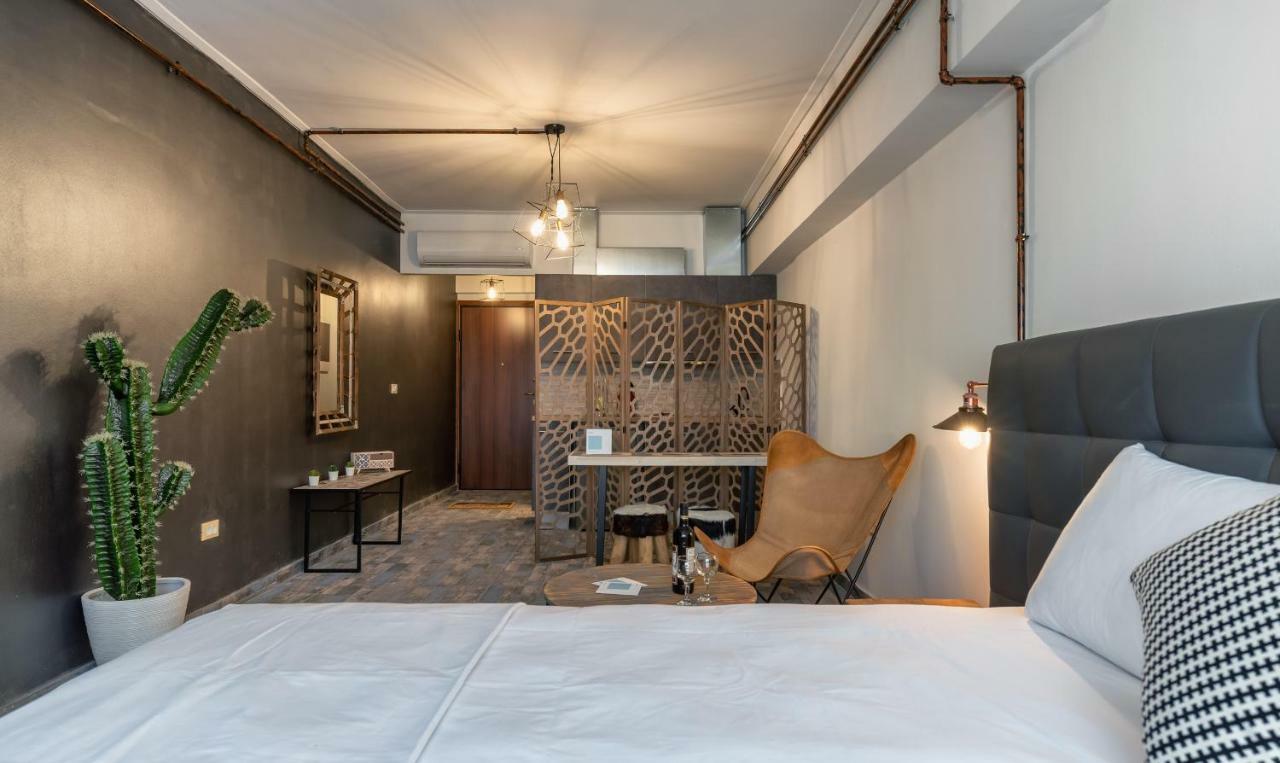 Superb Industrial Style Lodge Heart Of Athens Exterior photo